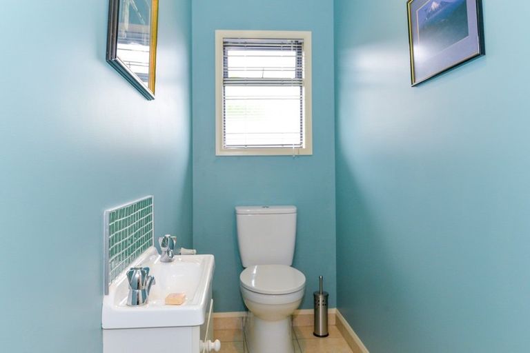 Photo of property in 1 Russell Robertson Drive, Havelock North, 4130