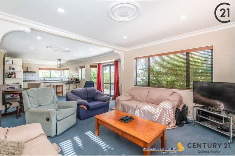 Photo of property in 2/49 College Road, Northcote, Auckland, 0627