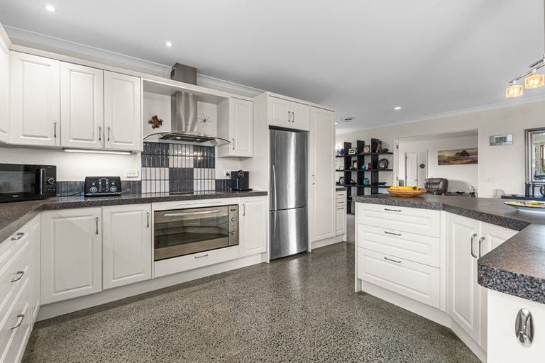 Photo of property in 121 Owhiwa Road, Parua Bay, Onerahi, 0192