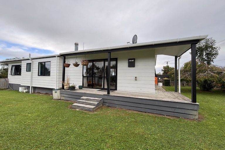 Photo of property in 9 Rata Street, Tokomaru, Palmerston North, 4474