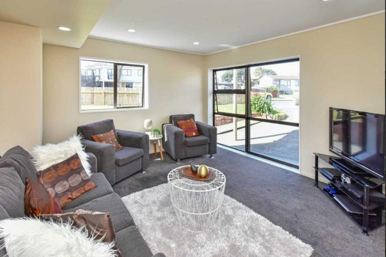 Photo of property in 153 Finlayson Avenue, Clendon Park, Auckland, 2103