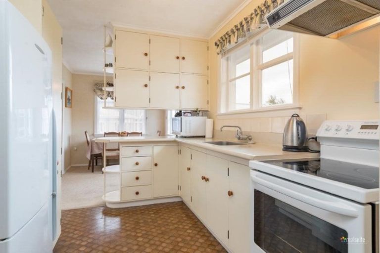 Photo of property in 16 Charles Street, Clouston Park, Upper Hutt, 5018