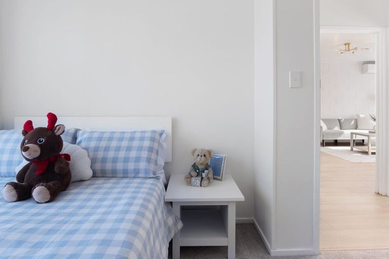 Photo of property in 2/134 Edmonton Road, Te Atatu South, Auckland, 0610