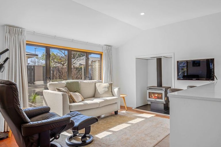 Photo of property in 84 Palatine Terrace, Saint Martins, Christchurch, 8022