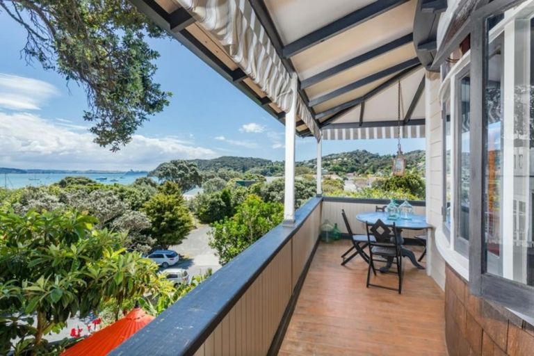 Photo of property in 1 Robertson Street, Russell, 0202