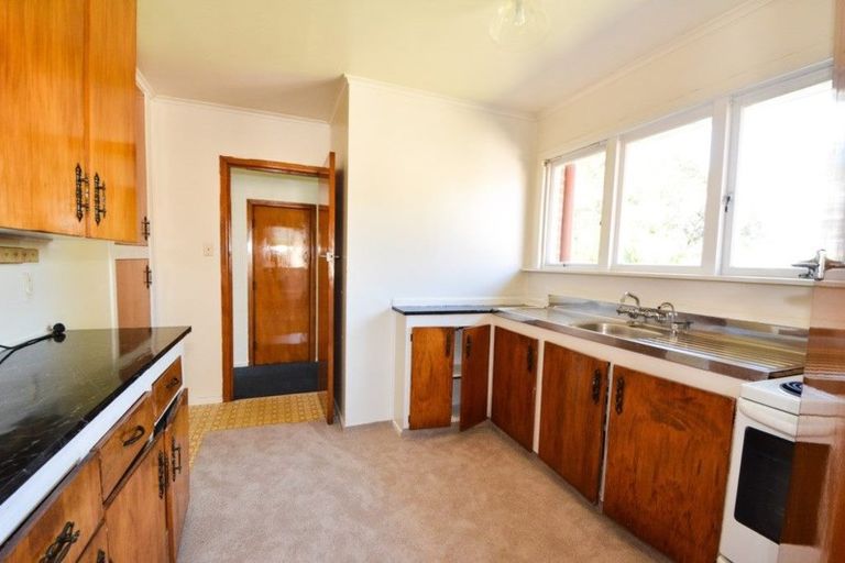 Photo of property in 43 Beaubank Road, Kelston, Auckland, 0602
