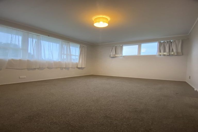 Photo of property in 147 Reeves Road, Pakuranga Heights, Auckland, 2010