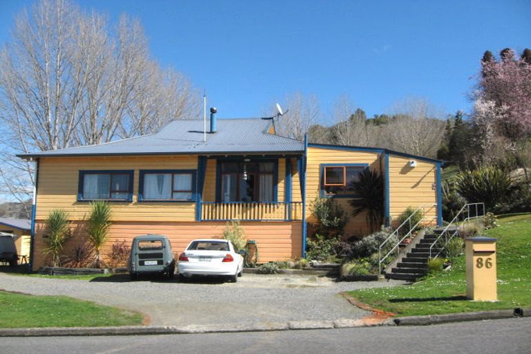 Photo of property in 66/70 Goldfinch Street, Taihape, 4720