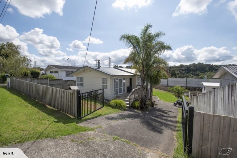 Photo of property in 230 Triangle Road, Massey, Auckland, 0614