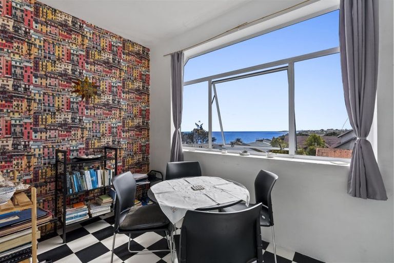 Photo of property in Devonport Apartments, 49/127 Saint Aubyn Street, New Plymouth, 4310