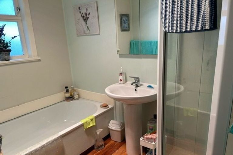 Photo of property in 230 Mangorei Road, Merrilands, New Plymouth, 4312