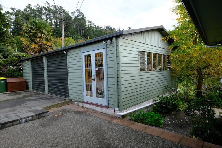 Photo of property in 139 Hine Road, Wainuiomata, Lower Hutt, 5014