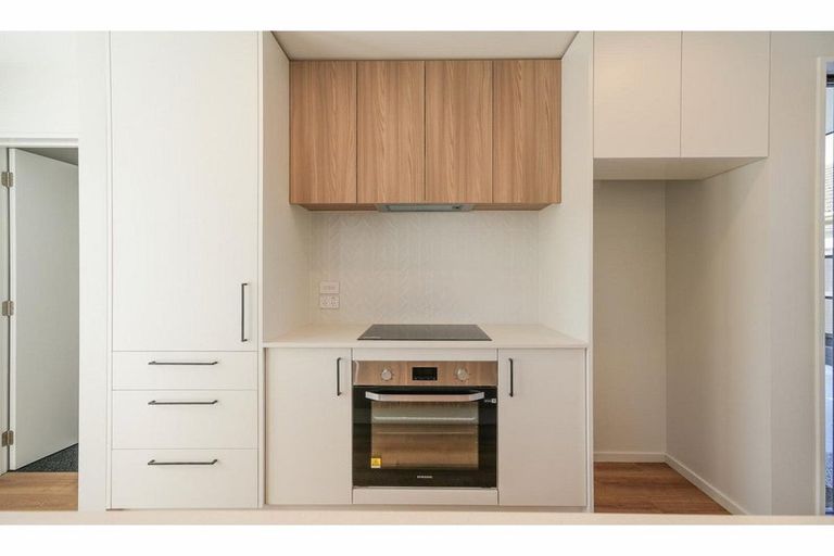 Photo of property in 4/63 Waltham Road, Sydenham, Christchurch, 8023