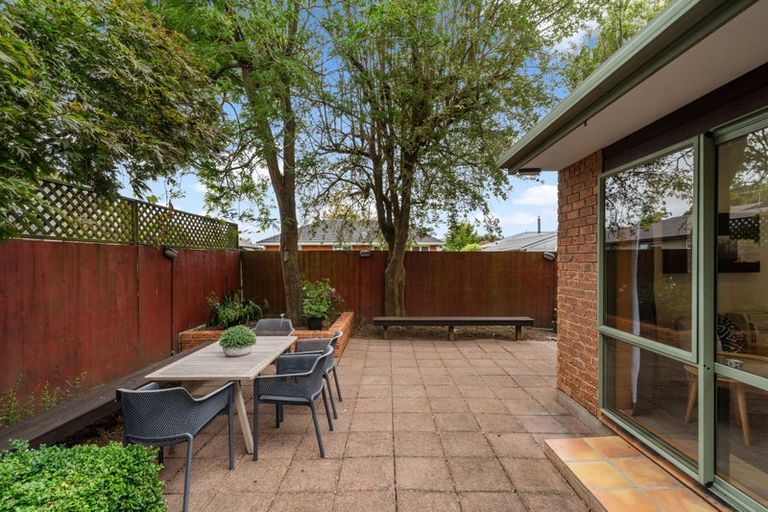 Photo of property in 1/130 Maidstone Road, Ilam, Christchurch, 8041