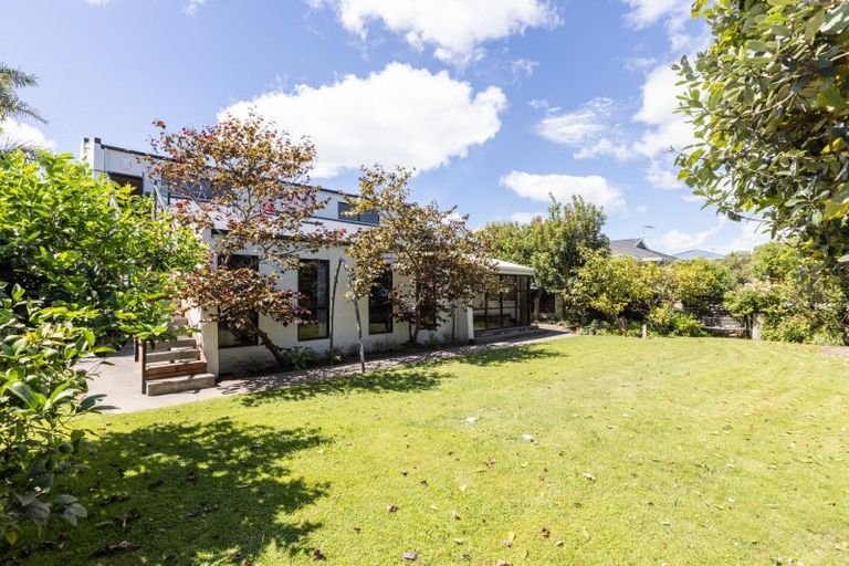 Photo of property in 73 Le Quesne Road, Bay View, Napier, 4104