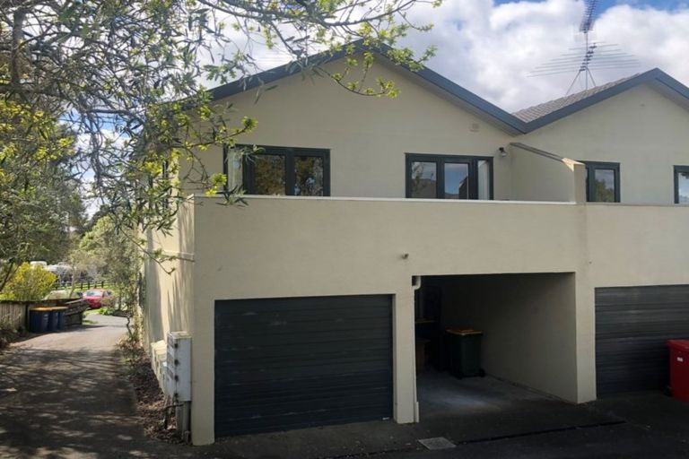 Photo of property in 14/3 Orwell Road, Greenhithe, Auckland, 0632