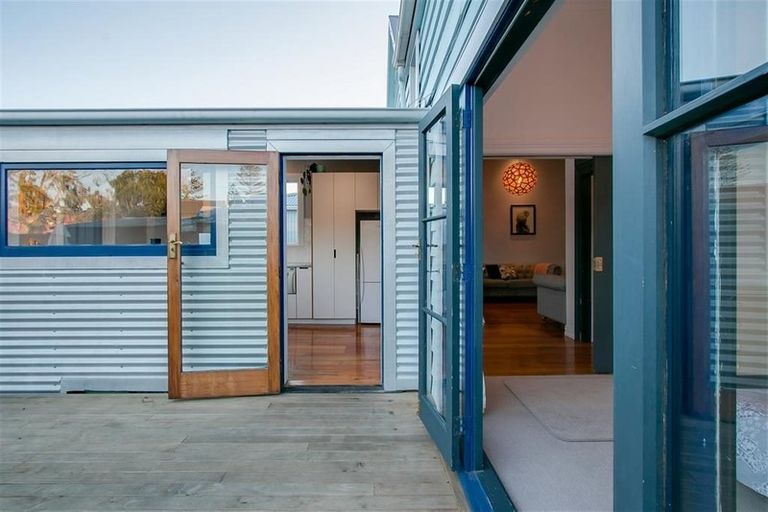 Photo of property in 8 Sale Street, Napier South, Napier, 4110