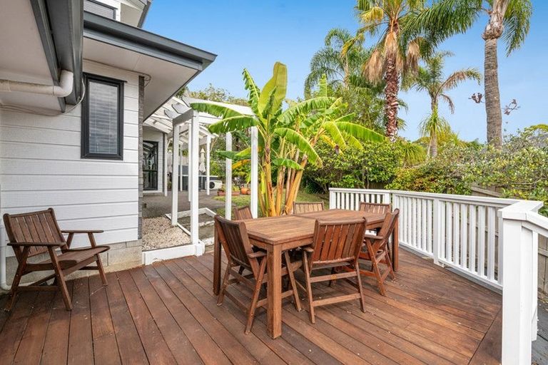 Photo of property in 3 Sandpiper Grove, Unsworth Heights, Auckland, 0632