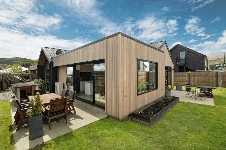 Photo of property in 12 Maize Street, Jacks Point, Queenstown, 9371