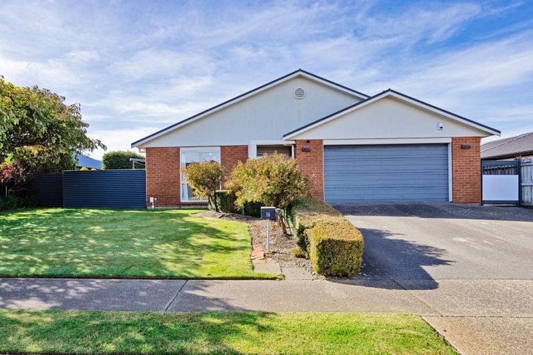 Photo of property in 16 Hoffman Court, Waikiwi, Invercargill, 9810