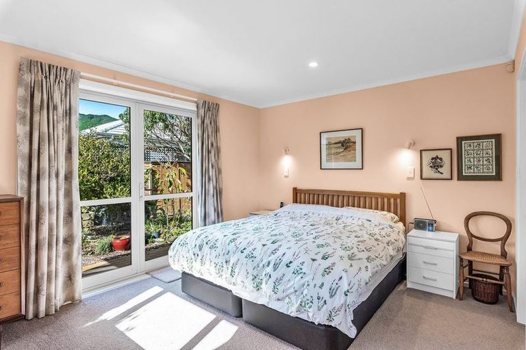 Photo of property in 82 Waipunahau Road, Waikanae, 5036