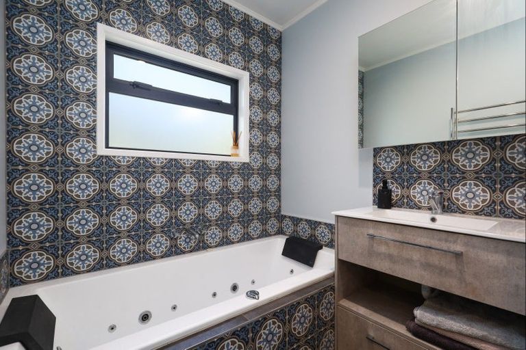 Photo of property in 52 Arapiki Road, Stoke, Nelson, 7011