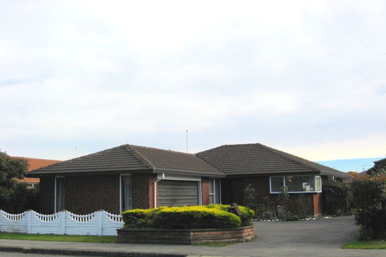 Photo of property in 97 Racecourse Road, Sockburn, Christchurch, 8042