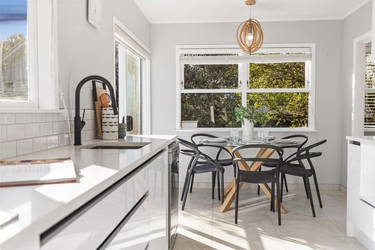 Photo of property in 1/86 Tirimoana Road, Te Atatu South, Auckland, 0602