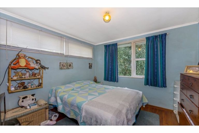 Photo of property in 59 Totaravale Drive, Totara Vale, Auckland, 0629