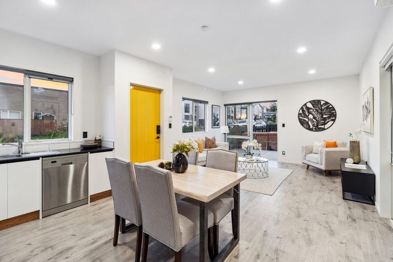 Photo of property in 127 Tarapuka Road, Westgate, Auckland, 0814