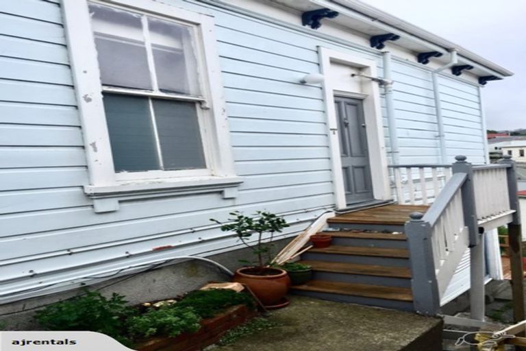 Photo of property in 14 Bidwill Street, Mount Cook, Wellington, 6021