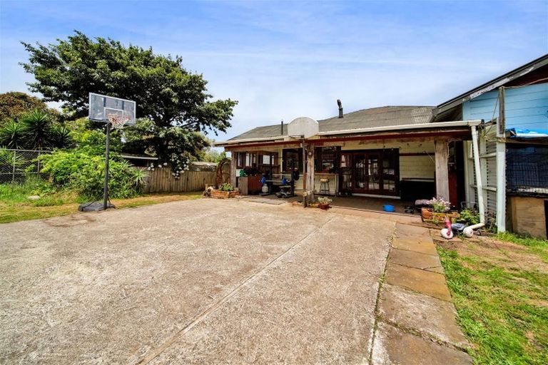 Photo of property in 35 Kauae Street, Manaia, 4612
