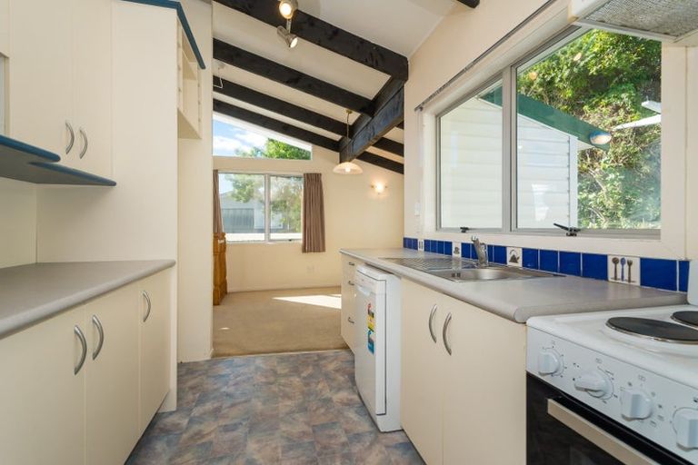 Photo of property in 22 Nor'east Drive, Northcross, Auckland, 0632