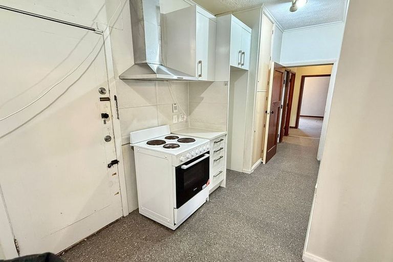 Photo of property in 2/3170 Great North Road, New Lynn, Auckland, 0600