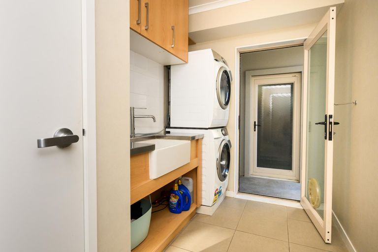 Photo of property in 6 Alan Street, Palmerston North, 4414