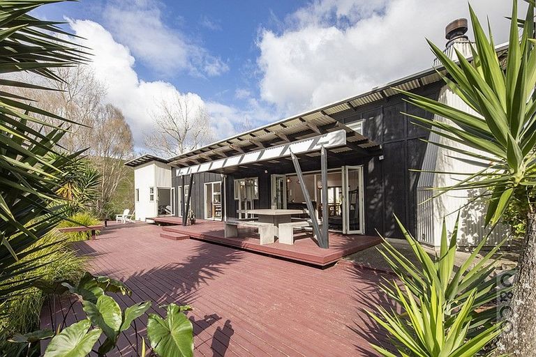 Photo of property in 8 Pineview Lane, Helensville, 0875