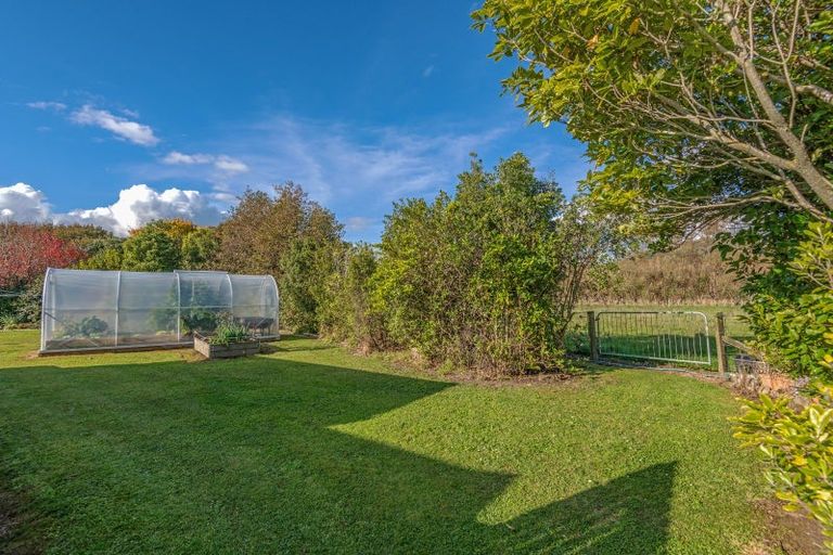 Photo of property in 840 Makerua Road, Tokomaru, Palmerston North, 4474