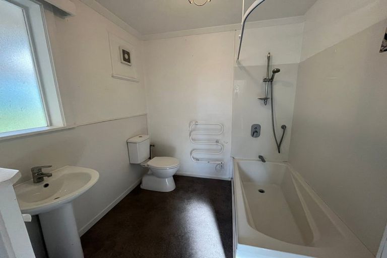 Photo of property in 22 Mahoe Street, Otaki Beach, Otaki, 5512