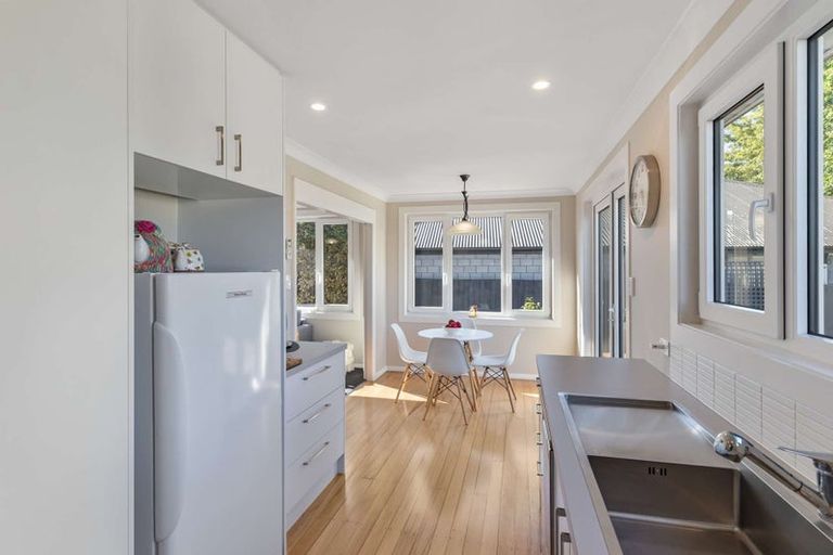 Photo of property in 16 Bateman Avenue, Bryndwr, Christchurch, 8053