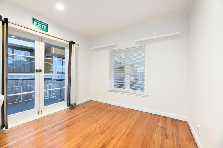 Photo of property in 2a Kereru Street, Henderson, Auckland, 0612