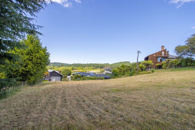 Photo of property in 14 Ewing Grove, Acacia Bay, Taupo, 3330
