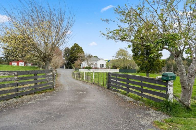 Photo of property in 111 Clifford Road, Eltham, 4322