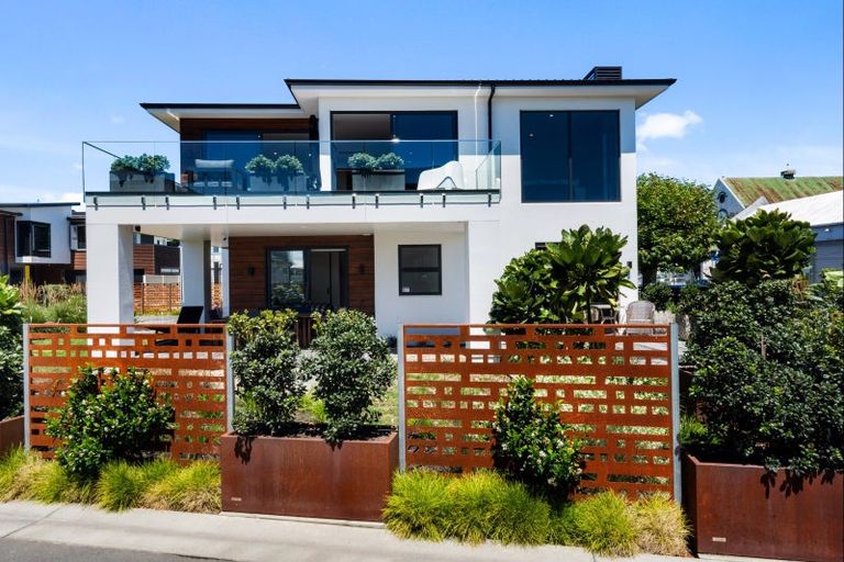 Photo of property in 27 Coronation Street, Ahuriri, Napier, 4110