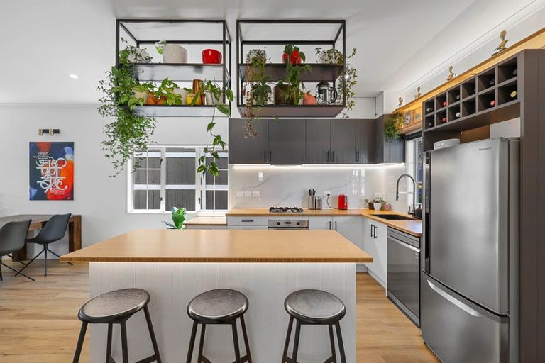 Photo of property in 16 Mulvaney Crescent, Henderson, Auckland, 0612