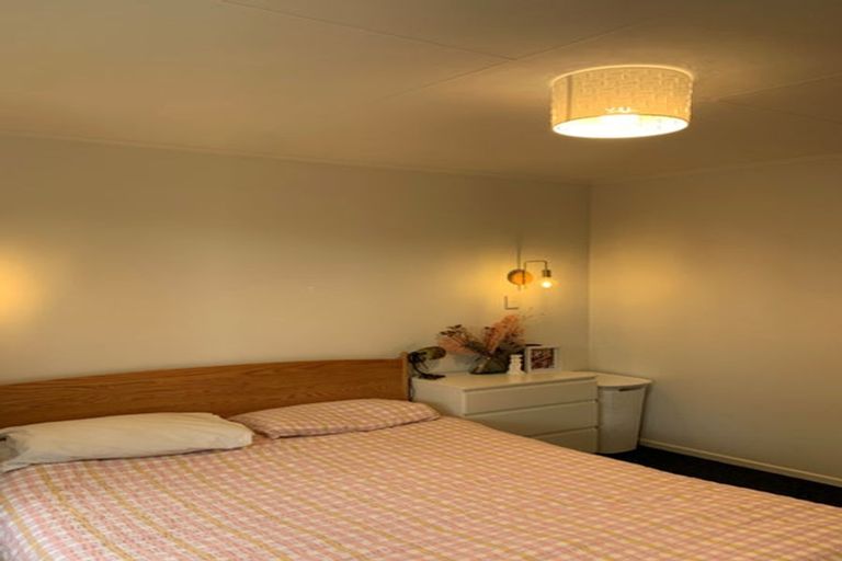 Photo of property in 53 John F Kennedy Drive, Milson, Palmerston North, 4414