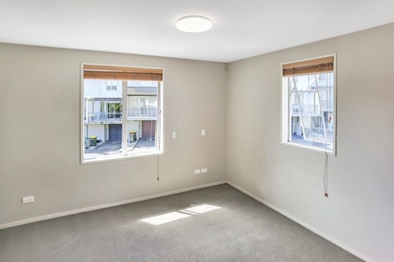 Photo of property in 15 Opito Way, East Tamaki, Auckland, 2013