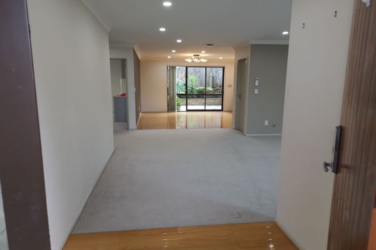 Photo of property in 10 Tekapo Rise, Fairview Heights, Auckland, 0632