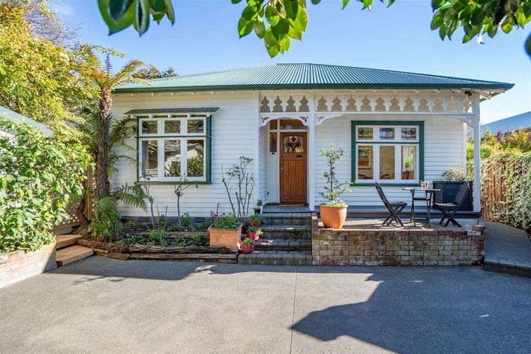Photo of property in 77 Colombo Street, Somerfield, Christchurch, 8023