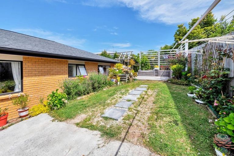 Photo of property in 70d Glengarry Road, Glen Eden, Auckland, 0602