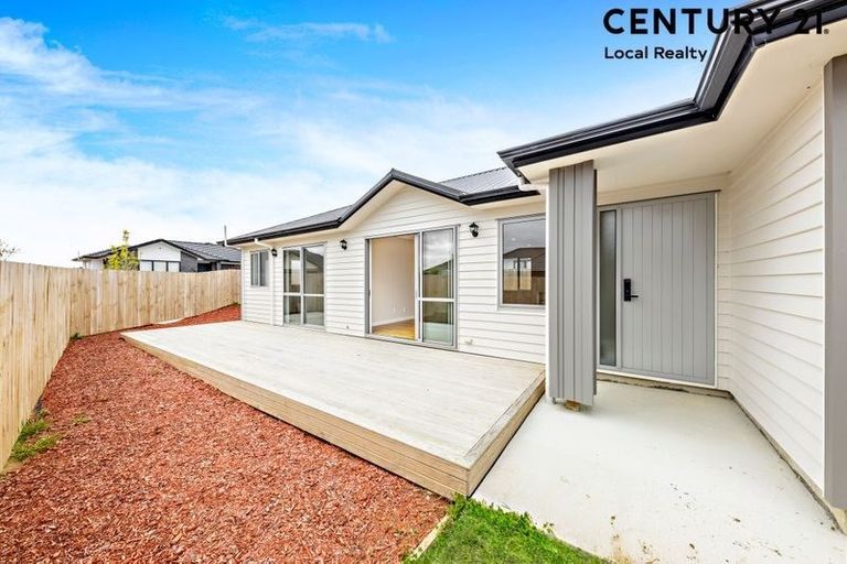 Photo of property in 1 Huahua Crescent, Papakura, 2110